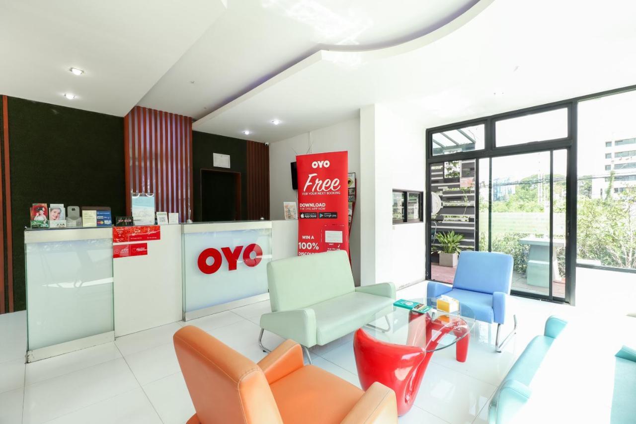 Oyo 412 7 Days Hotel Chiang Mai Exterior foto
