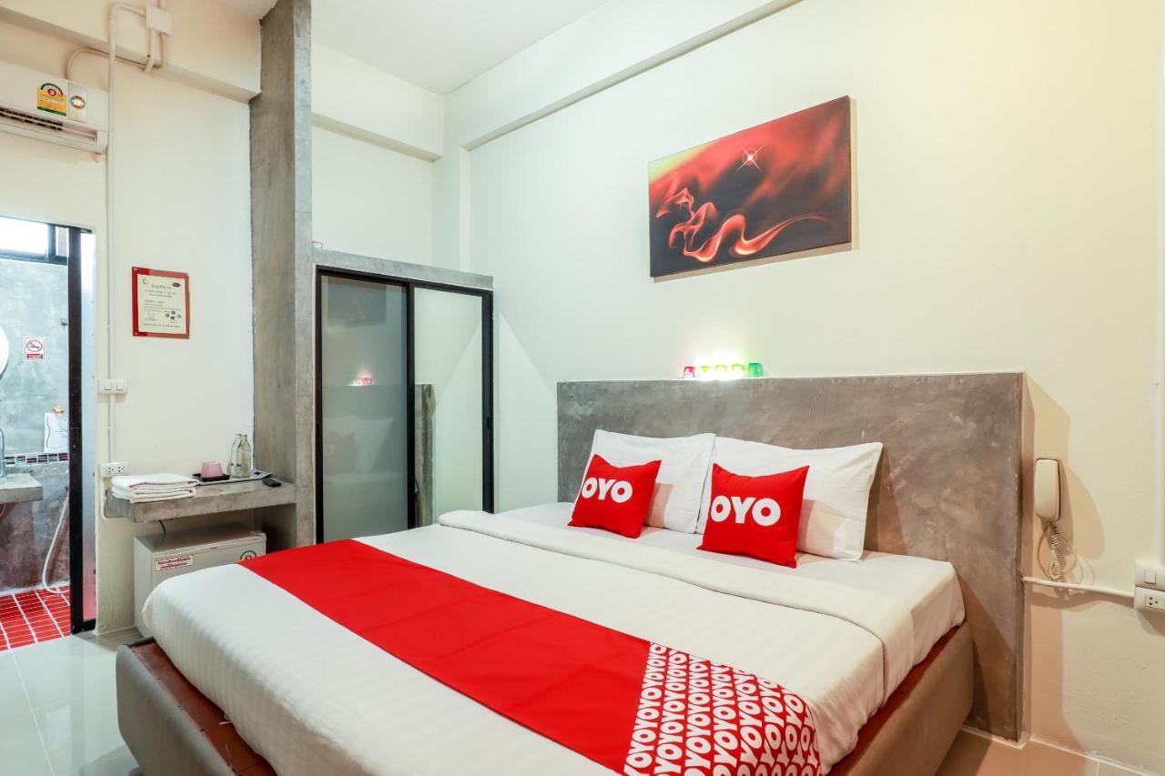 Oyo 412 7 Days Hotel Chiang Mai Exterior foto