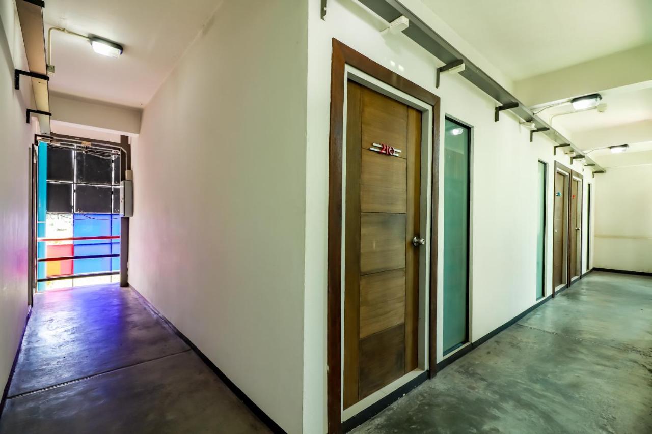 Oyo 412 7 Days Hotel Chiang Mai Exterior foto