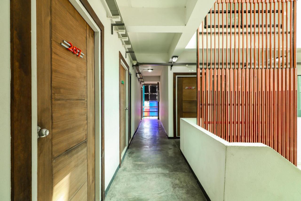 Oyo 412 7 Days Hotel Chiang Mai Exterior foto