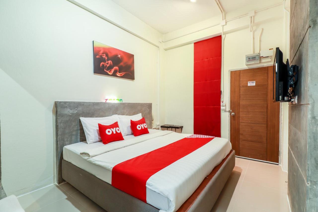 Oyo 412 7 Days Hotel Chiang Mai Exterior foto
