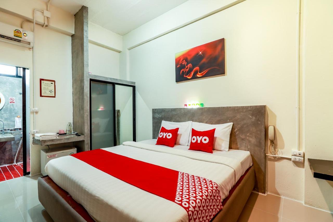 Oyo 412 7 Days Hotel Chiang Mai Exterior foto